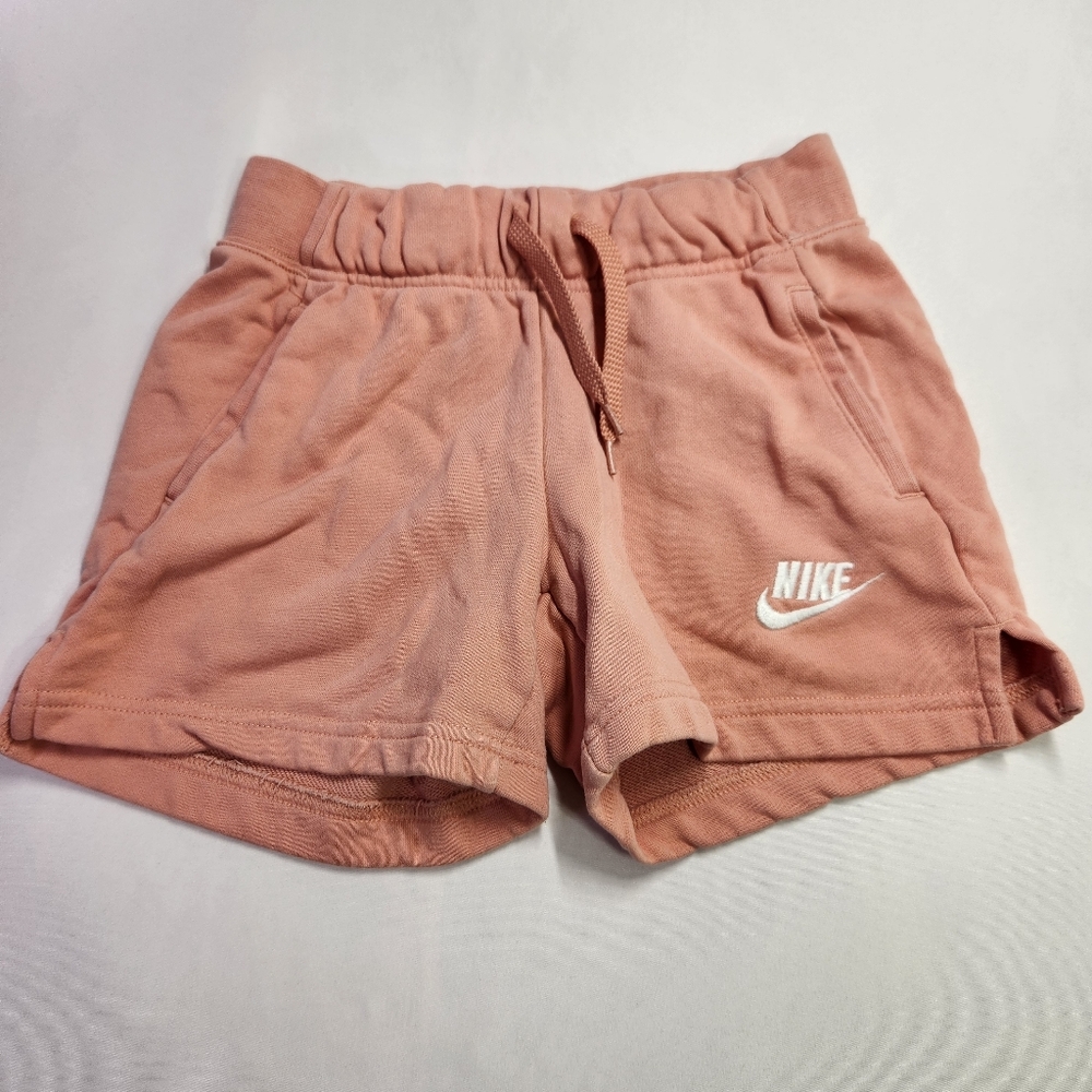 ⭐️Nike Sportswear Club French Terry Peach Shorts Girls Size Medium Casual
